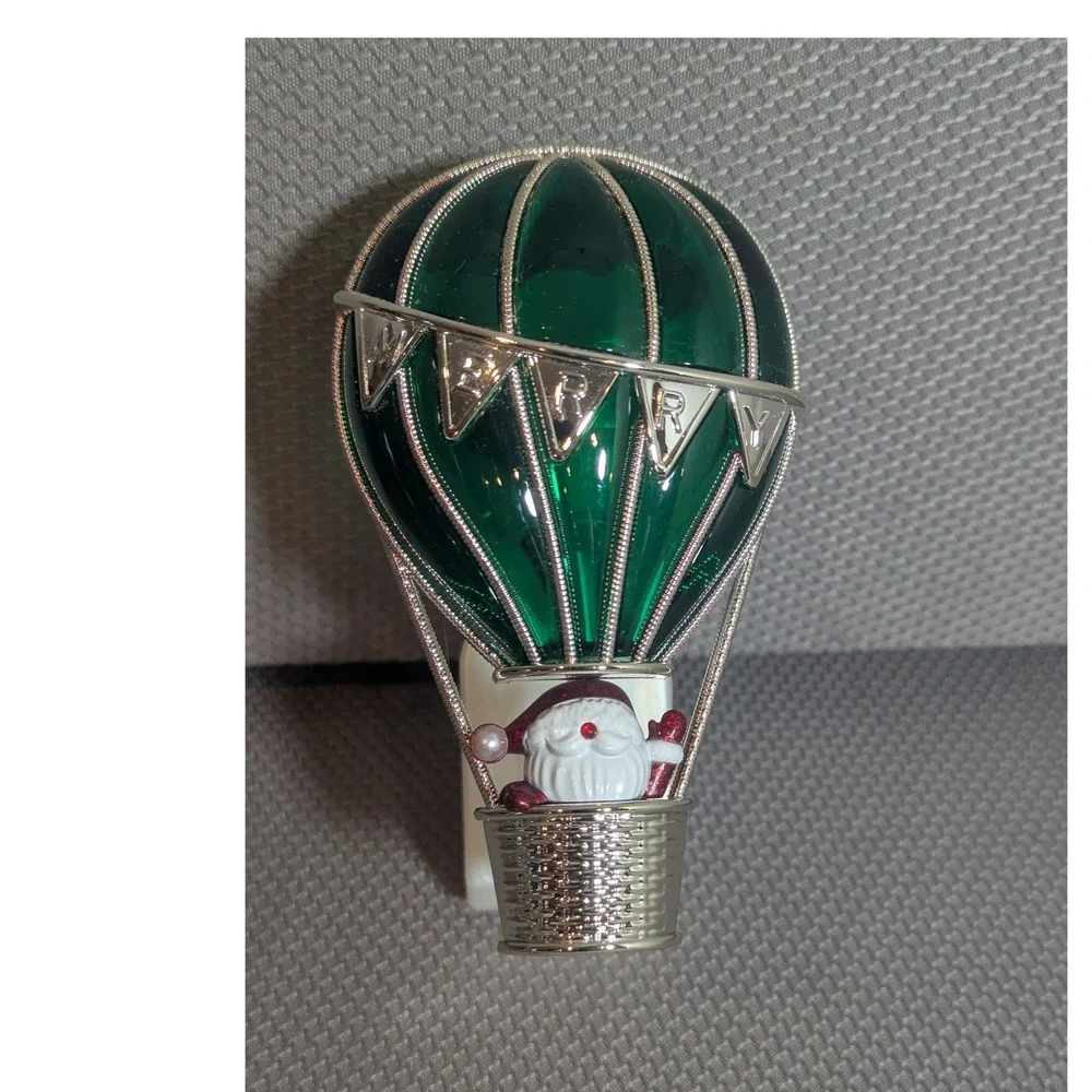 Bath & Body Works Light-Up Santa Hot Air Balloon Wallflower Fragrance Plug In